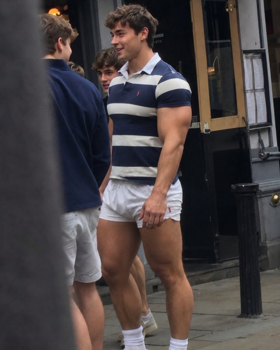 thirst_aider's tweet photo. oh to be trapped in his biceps https://t.co/qEL98bVvrI
