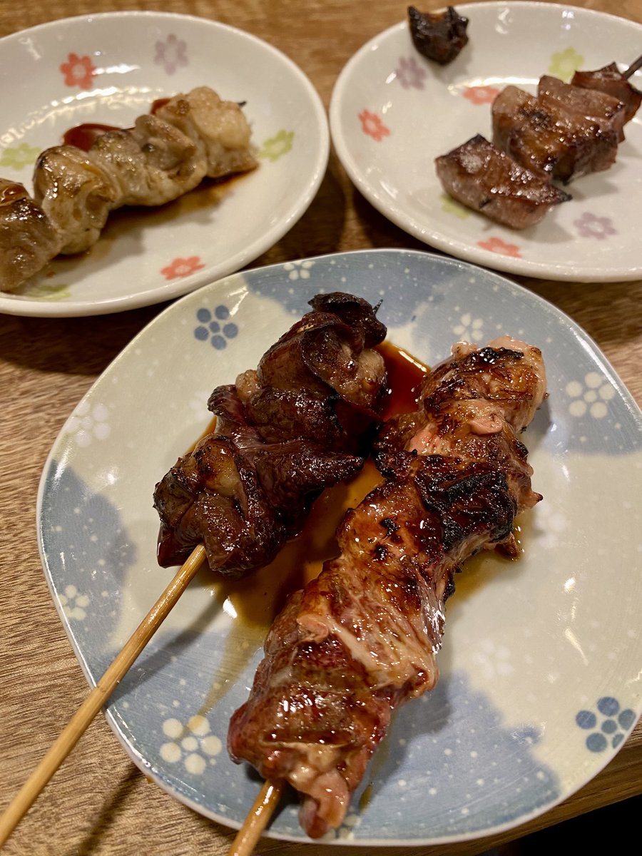sikanofun's tweet photo. ラムユッケ食ってクロールしながら赤いフリージア歌っただけの有意義な土曜日 https://t.co/8HAbJCxEPe