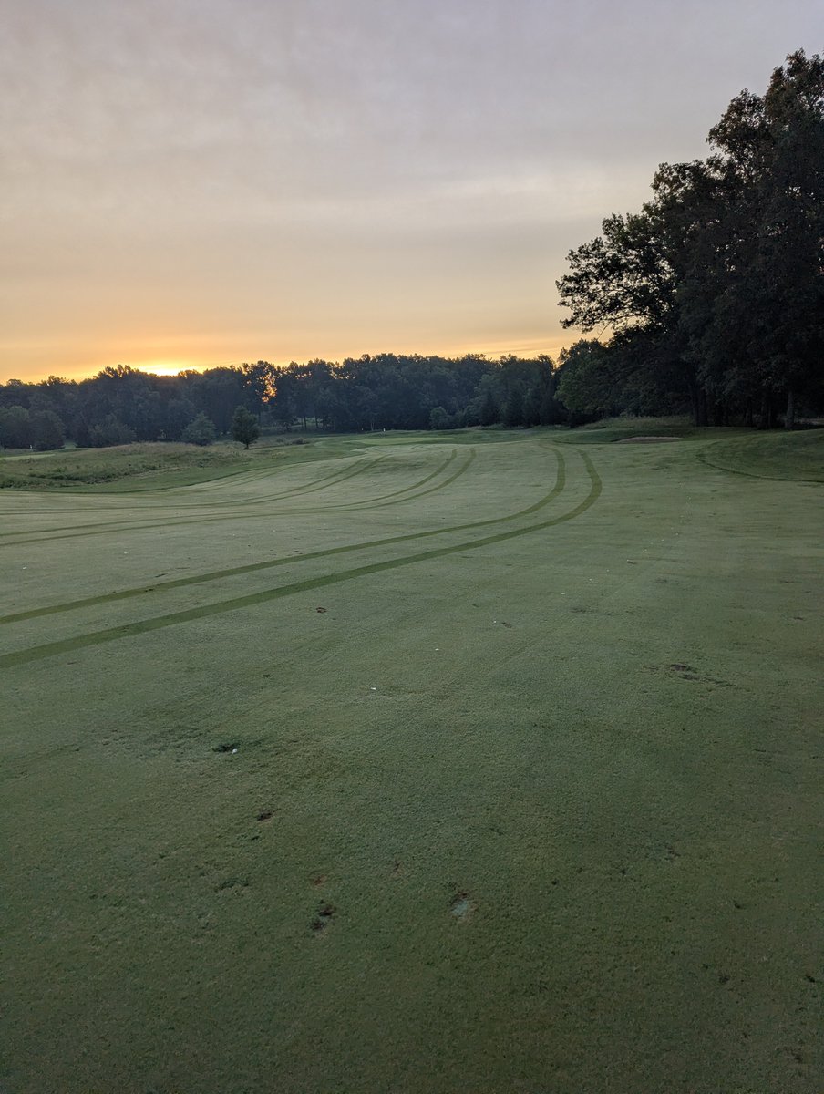 charliefultz40's tweet photo. A rough looking weather forecast this week. No better time to get the fairway spray out before it hits. Beautiful morning for it! #100daysofhell https://t.co/ep2tPGUpTN