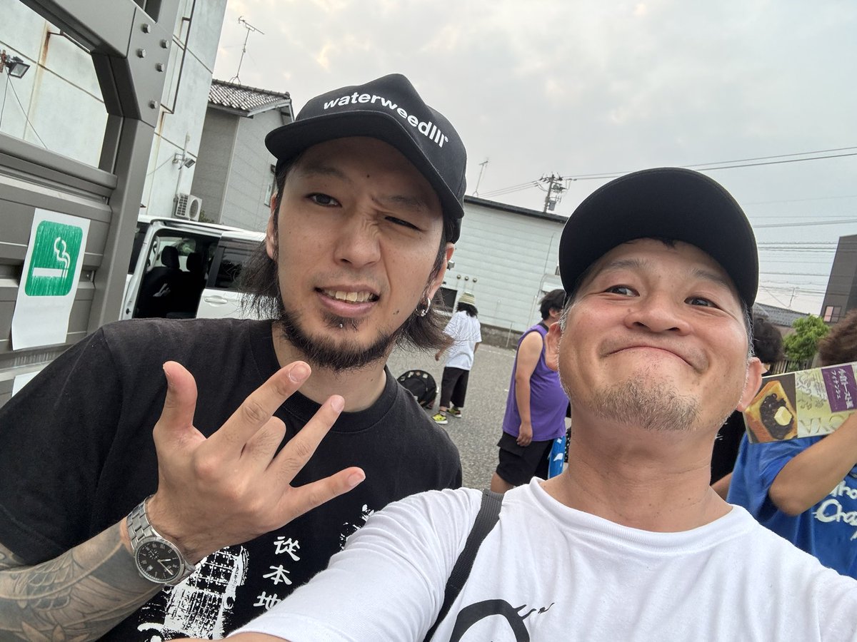 b_ug_d's tweet photo. 今日のGrowing Crazy Pre.
Who are you old men? Tour Finalな人達な(*´ω｀*)
#LABRET
#MARIO2BLOCK https://t.co/uWxtaTpe1S