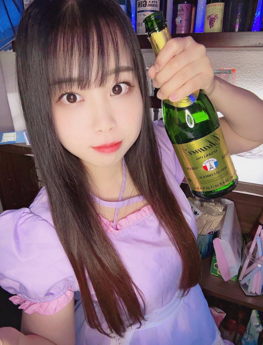 momo_rin89's tweet photo. ログアウト（7月31日）

初めましてさん、いつもましてさん来てくださりありがとうございました😊
沢山のドリンク・缶もの・シャンパンありがとうございました♪
いっぱい飲んで、沢山お話しできて楽しかったです！！
また来てください！ https://t.co/2jcxPx2tyu