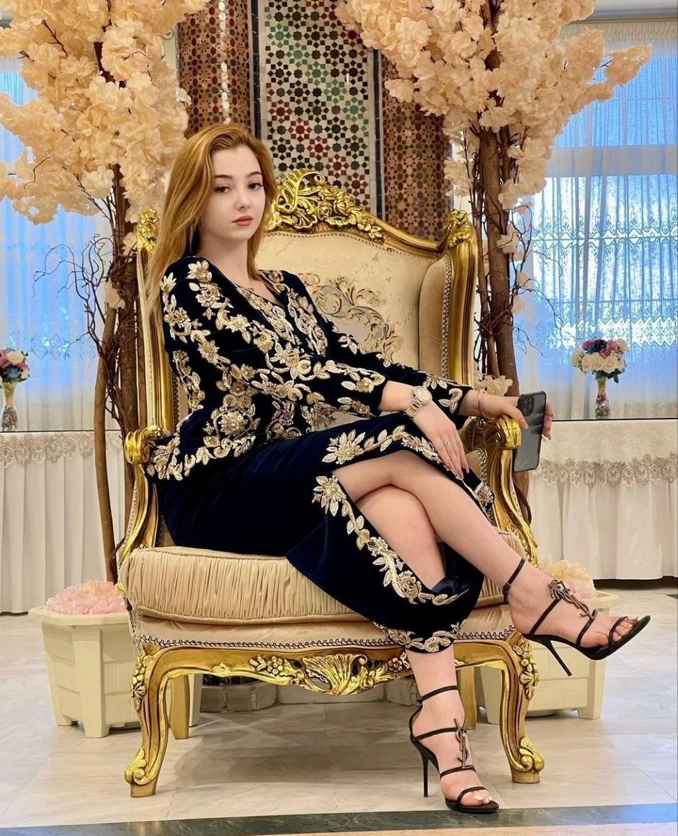 DogofAlge's tweet photo. شيكورتي وم��لاتي مونى ليمام 🐶🌈👠🍭 https://t.co/AqqueQQflW