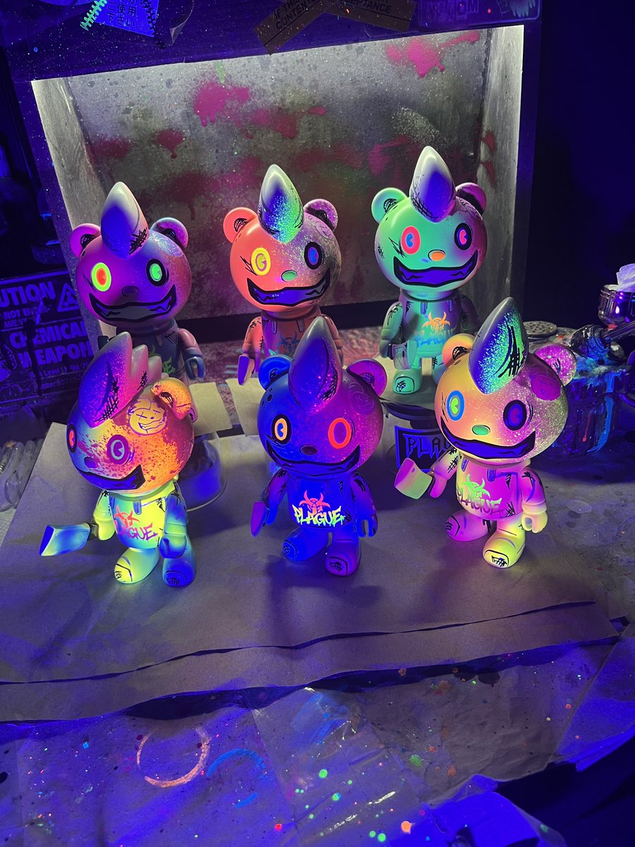 aconit0308's tweet photo. 皆様いつもいいねやコメントありがとうございます🙇♂️
TOXIC TOYS: CURTOON塗装もあとは頭部クリア吹いて組み上げれば完成です🧪カラフルな呪いの人形がようやく完成しますー😈✨ https://t.co/bd7CZwK9ue