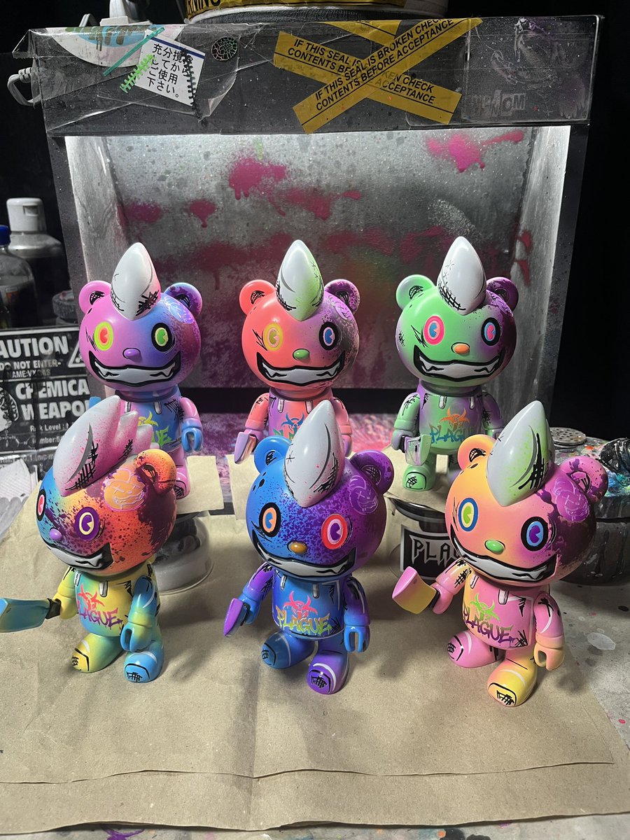 aconit0308's tweet photo. 皆様いつもいいねやコメントありがとうございます🙇♂️
TOXIC TOYS: CURTOON塗装もあとは頭部クリア吹いて組み上げれば完成です🧪カラフルな呪いの人形がようやく完成しますー😈✨ https://t.co/bd7CZwK9ue