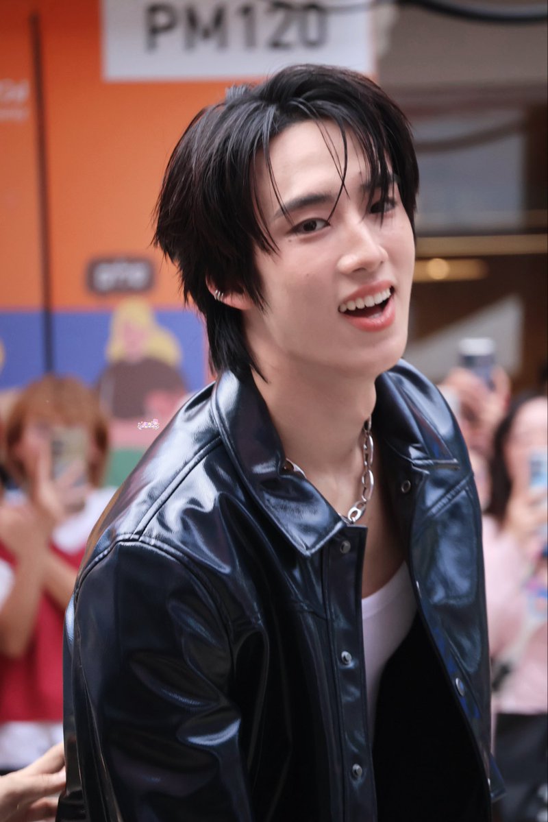 bkpprelation's tweet photo. เทอมาทำให้ละลายโดนสาปให้ตายแล้วตายอีก
#ALANpasawee 
#OVERHOPED_OFFTHESTAGE https://t.co/tFIaurnNpv
