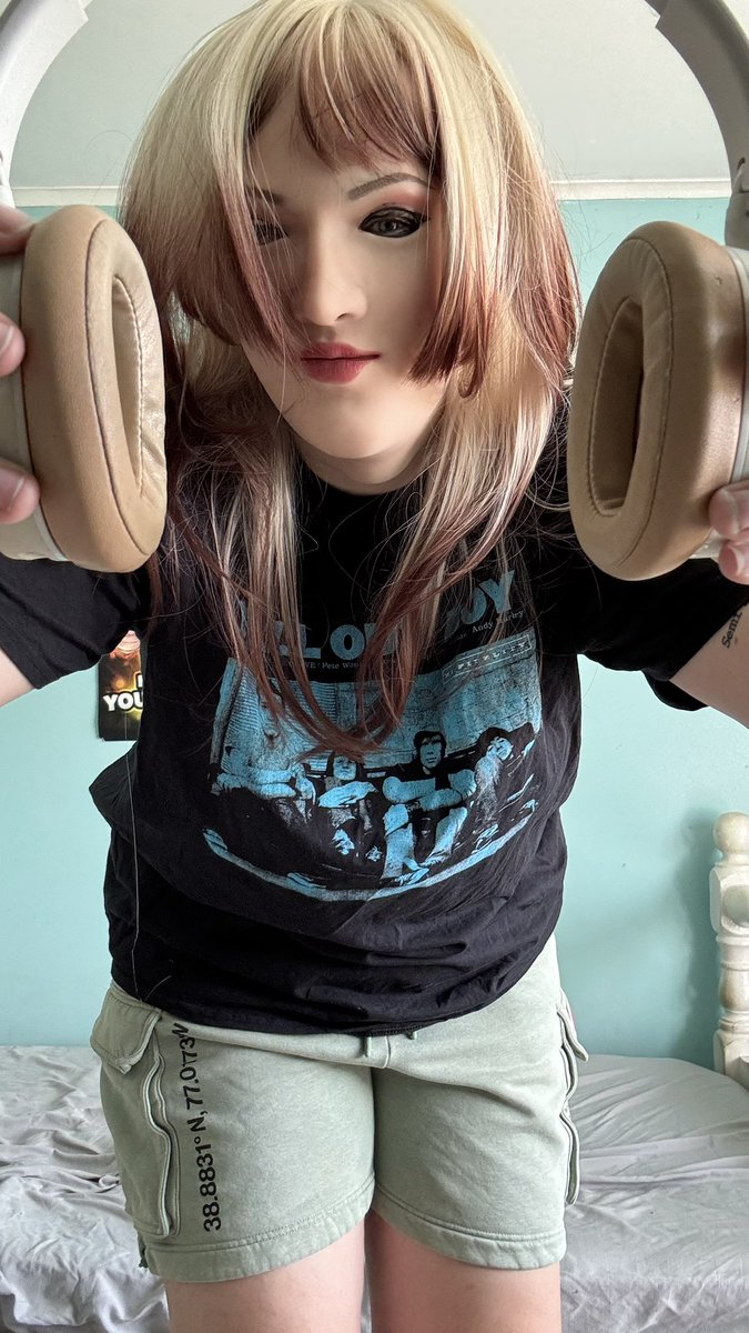 angelmasks22's tweet photo. Wait you’ve never heard of fall out boy?! Right that’s it you’re listening to them….
More pics on insta 📸
#bandtee #falloutboy #emotrinity #mask #siliconemask #siliconemasker #femalemask #femalemasker #crossdresser https://t.co/7fsYCvrAAs