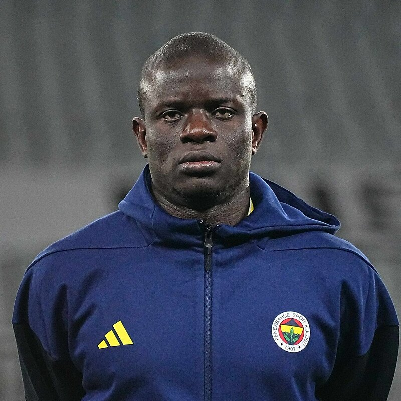 bosunatiklama's tweet photo. Aziz Yıldırım: "Kante'yle bir anlaşma yapmışsınız, tövbe Allah yani! O sözleşmeyle kimse almaz! Beş milyon imaj hakkı vermişsiniz.

Çıkıp aldığımız paraya satarız diyorsunuz, gel verdim sana Kante'nin yetkisini. Satış yetkisi sende Ertan Torunoğulları. Gel, imzayı vereceğim." https://t.co/KjkDx0MzKW
