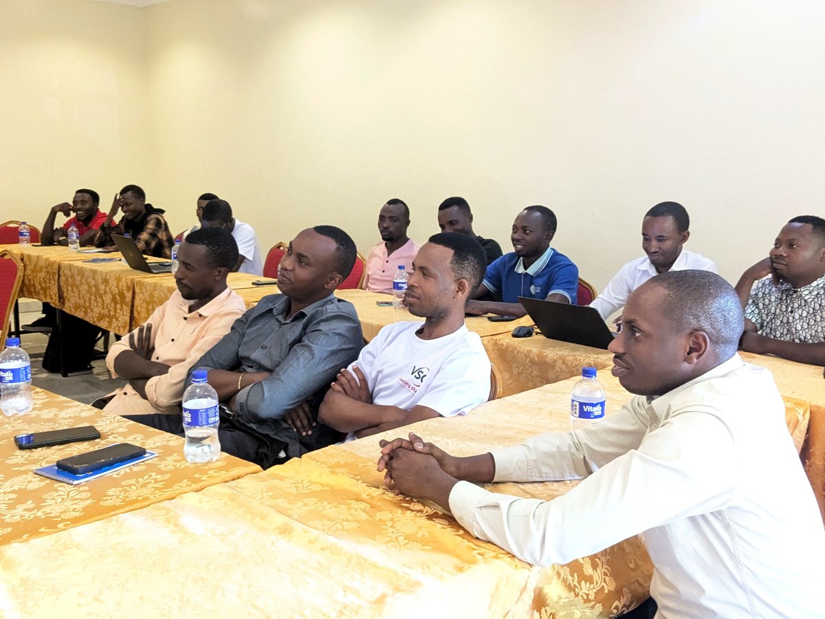 bugeserayouth's tweet photo. #InamaYigihembwe1: Urubyiruko ruhagarariye urundi rwa @bugeserayouth ruri mu nama y'Igihembwe cya I 2026-2027, aho bari kurebera hamwe Ibyaranze umwaka ushize 2025-2026, kwemeza gahunda y'Ibikorwa (Action Plan), Intore mu Biruhuko, Umunsi Mpuzamahanga w'Urubyiruko na Turashima. https://t.co/9NjOxdCVDT