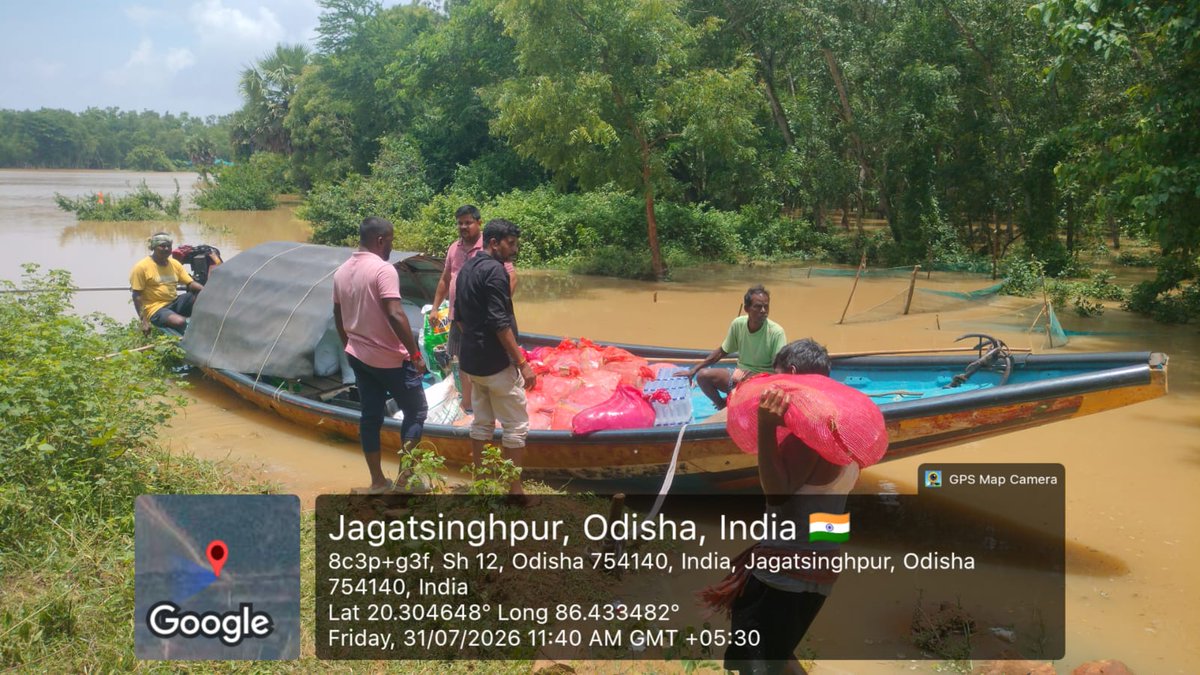 PKujanga's tweet photo. Water bottles have been supplied  for distribution in flood-affected areas of  Kujang Block . All necessary steps taken to ensure uninterrupted access to safe drinking water for people impacted by the floods.@CollectorJspur @PRDeptOdisha @CMO_Odisha https://t.co/gBXIzz1iar