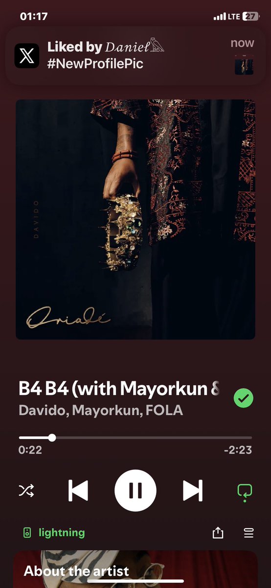 teemeeoflife's tweet photo. B4B4 
Ah mogbe
#oriade 
@DAVIDO_STATS 
@davido what ever you said in constantly na wetin I wan experience in my life make I be miracle too. https://t.co/hepR9jOfAD