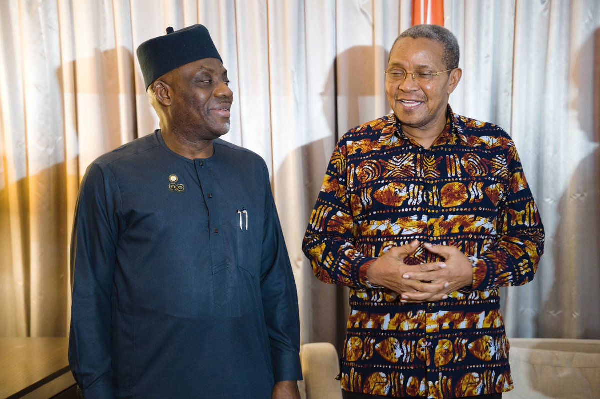 DrTunjiAlausa's tweet photo. It was a pleasure to meet H.E. Dr. Jakaya Mrisho Kikwete, Former President of Tanzania and Chairman of the Global Partnership for Education (GPE) Board, in preparation for the Global Education Summit in September.

When we began this education transformation journey in November 2024, we knew there was a long road up ahead and the time do it even shorter.

That’s why I deeply appreciate Dr Kikwete’s kind words of encouragement on the reforms and achievements made through our Nigeria Education Sector Renewal Initiative (NESRI). As well as his steadfast commitment to advancing education across Africa. Global recognition is a reminder that our reforms are making a difference.

As we look ahead to the GPE’s Summit in September, where H.E. President Bola Ahmed Tinubu, GCFR, will co-chair alongside the Italian Prime Minister, Giorgia Meloni. The summit aims to mobilise increased global investment and stronger international partnerships in support for Quality education through the GPE. 

More investments in education mean better classrooms, better education materials, better equipped teachers and a stronger learning environment for all children in Nigeria.

We, the Federal Ministry of Education (FME), remain fully committed to driving meaningful reforms, strengthening global partnerships, and delivering quality education for every Nigerian child in line with the Renewed Hope Agenda.
