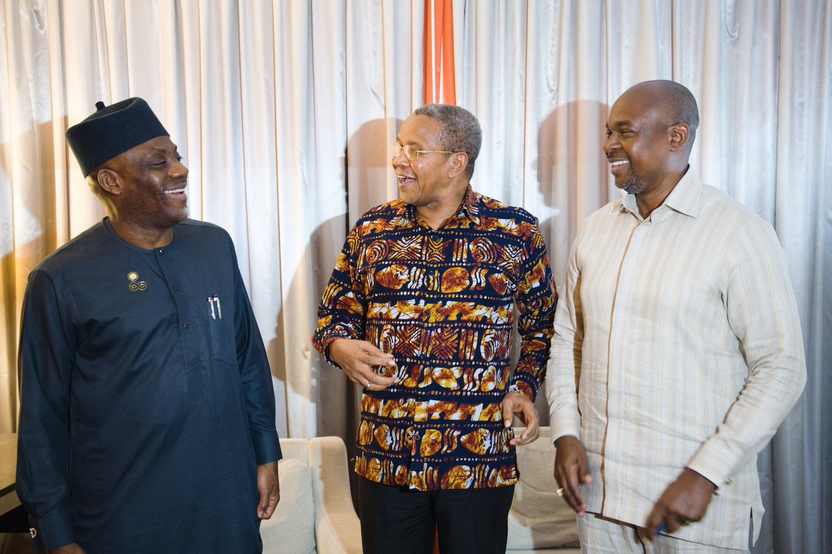 DrTunjiAlausa's tweet photo. It was a pleasure to meet H.E. Dr. Jakaya Mrisho Kikwete, Former President of Tanzania and Chairman of the Global Partnership for Education (GPE) Board, in preparation for the Global Education Summit in September.

When we began this education transformation journey in November 2024, we knew there was a long road up ahead and the time do it even shorter.

That’s why I deeply appreciate Dr Kikwete’s kind words of encouragement on the reforms and achievements made through our Nigeria Education Sector Renewal Initiative (NESRI). As well as his steadfast commitment to advancing education across Africa. Global recognition is a reminder that our reforms are making a difference.

As we look ahead to the GPE’s Summit in September, where H.E. President Bola Ahmed Tinubu, GCFR, will co-chair alongside the Italian Prime Minister, Giorgia Meloni. The summit aims to mobilise increased global investment and stronger international partnerships in support for Quality education through the GPE. 

More investments in education mean better classrooms, better education materials, better equipped teachers and a stronger learning environment for all children in Nigeria.

We, the Federal Ministry of Education (FME), remain fully committed to driving meaningful reforms, strengthening global partnerships, and delivering quality education for every Nigerian child in line with the Renewed Hope Agenda.