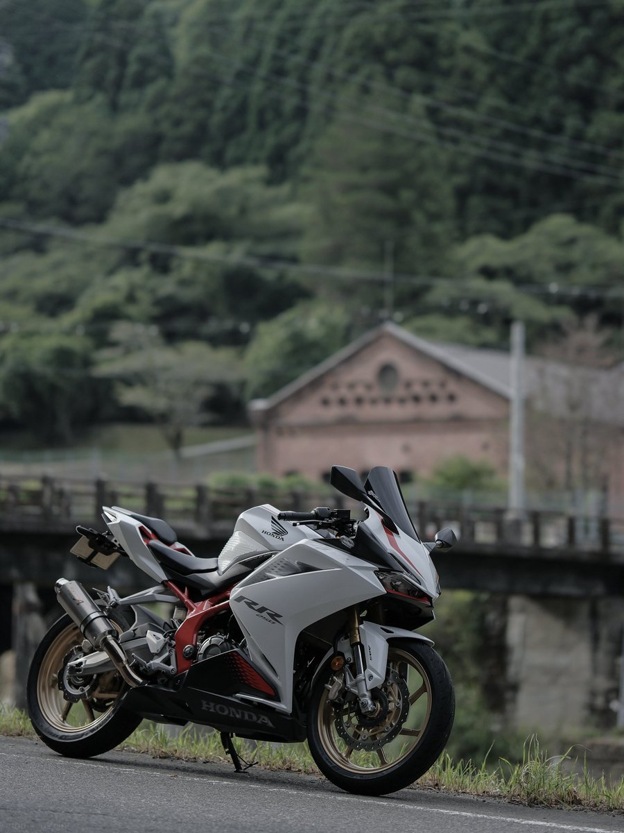 aomaru2rin's tweet photo. 朝4時���でも最近ずっと湿度が80%以上もあるから、走っててもいまいち気持ちよくないんですよね...
気温は低いのになんだかな〜 https://t.co/HeD3ZaSsfI