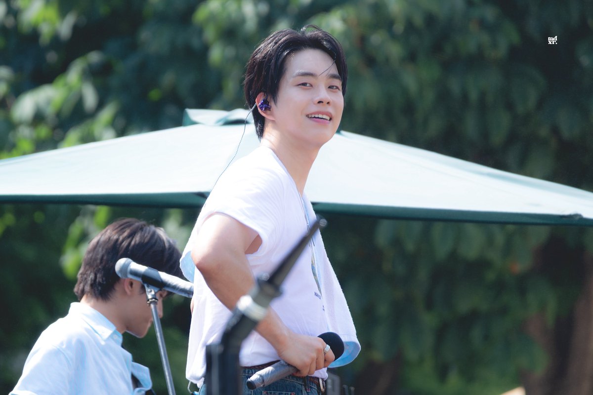 midxmmr's tweet photo. 260801
내 여름 내 낭만🍃🌊

#LUCY #루시 #최상엽 https://t.co/0Q4dkKkDZj