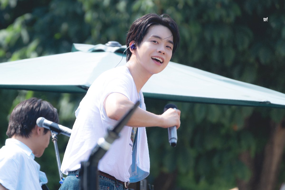 midxmmr's tweet photo. 260801
내 여름 내 낭만🍃🌊

#LUCY #루시 #최상엽 https://t.co/0Q4dkKkDZj