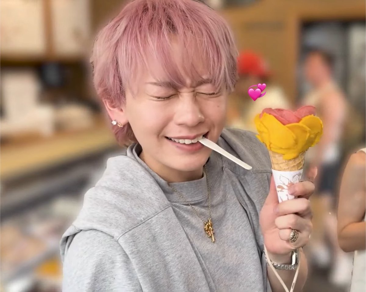 shuumochi's tweet photo. マーくん分かってるね〜もちろん大歓喜😻🫶🏻
今回の超チャーはんもたくさん笑って、滑舌よわよわなシューヤさん見れて嬉しい(ᴖ ̫ᴖ  )♪
ずっとvlog見てられる🩶🤎
https://t.co/I9VyZph5d8 https://t.co/PqOzOwCCsF