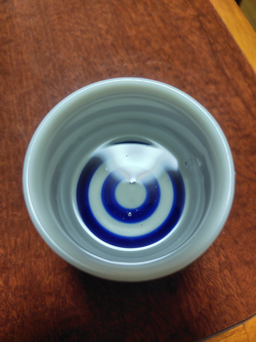 0141sakeama's tweet photo. 今日のあまか酒

菊水 涼風

夏はやはりビールが飲みたくなる。故に、日本酒を飲む機会が減る。そういう訳で、夏向けの日本酒もある訳ね。

酸味が強めなのは、やはり夏向けだから？

オンザロックどころか、ソーダ割りまでおすすめする日本酒とはねぇ💦

#日本酒
#あまか酒 https://t.co/lgzgyxzd1b