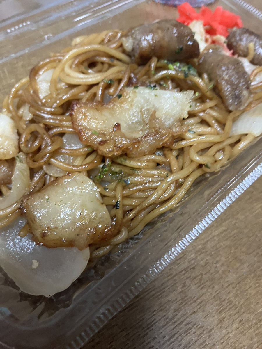 Mayama___Maya's tweet photo. 三社大祭で買ったジビエ焼きそば
ワニや猪のお肉なんですって

スパーズとチェルシーの試合を観ながら、いただきます(*ᴗˬᴗ)⁾⁾ https://t.co/5yvEREtqLh