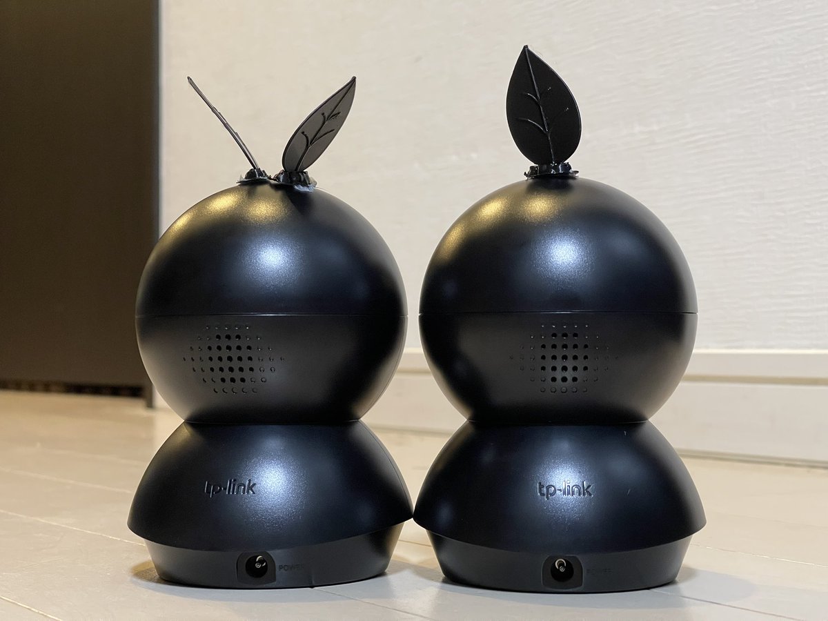 Kuten_W's tweet photo. 先日安売りで買ったんですが、頭上が寂しい気がしたので、3Dプリンタで適当に作って飾り付け。
単三では無くACアダプターなので、永久に動きます。 https://t.co/2CF3n4L1Zy