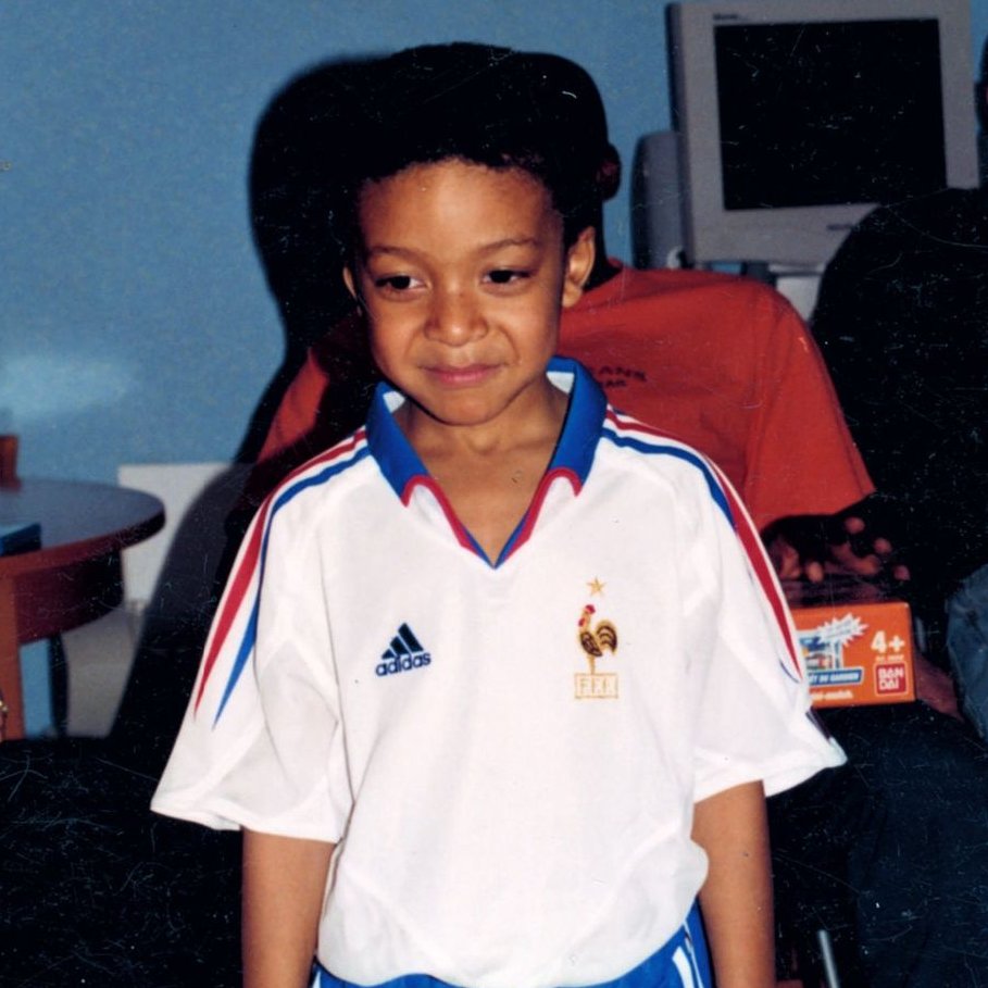 saintinblood's tweet photo. baby kylian in the france jersey always makes me so emotional because he was the one who brought home the 2nd star https://t.co/dBD4CfbcuF