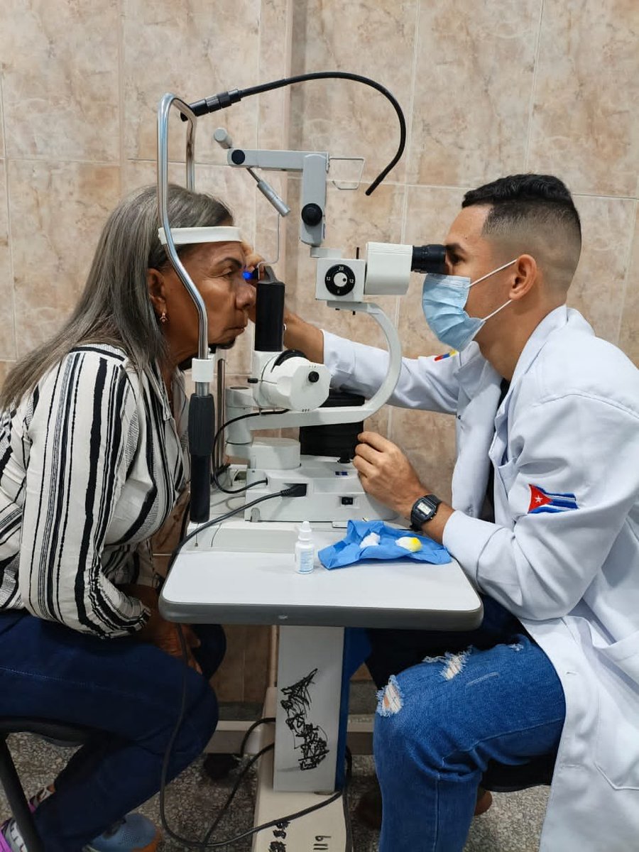 Bmcbarinas's tweet photo. Centro Oftalmológico de Barinas
Guiados por las ideas internacionalistas de nuestro Comandante, seguimos haciendo Patria y salud en la hermana Venezuela.  
 #CubaCoopera 
#100AñosConFidel
#CubaPorLaVida https://t.co/xzV7tnRTR0