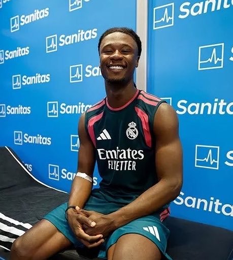 (fan) REAL MADRID FANS 🤍 tweet media