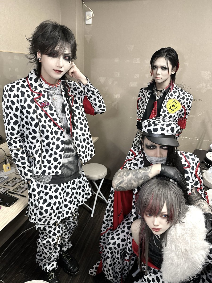 officialshellmy's tweet photo. 見世物公演概要】
2026年8月1日(土)京都ROKA
10周年記念単独見世物公演TOUR
「銃声」

次回↓
2026年8月2日(日)HOLIDAY NEXT NAGOYA
10周年記念単独見世物公演TOUR
「銃声」

【OPEN/START】
⚠️16:00/16:30⚠️
【前売Sチケット】
¥5,000
※当日券無料
※公演前アウトストアイベントあり https://t.co/0pP9UE67xy