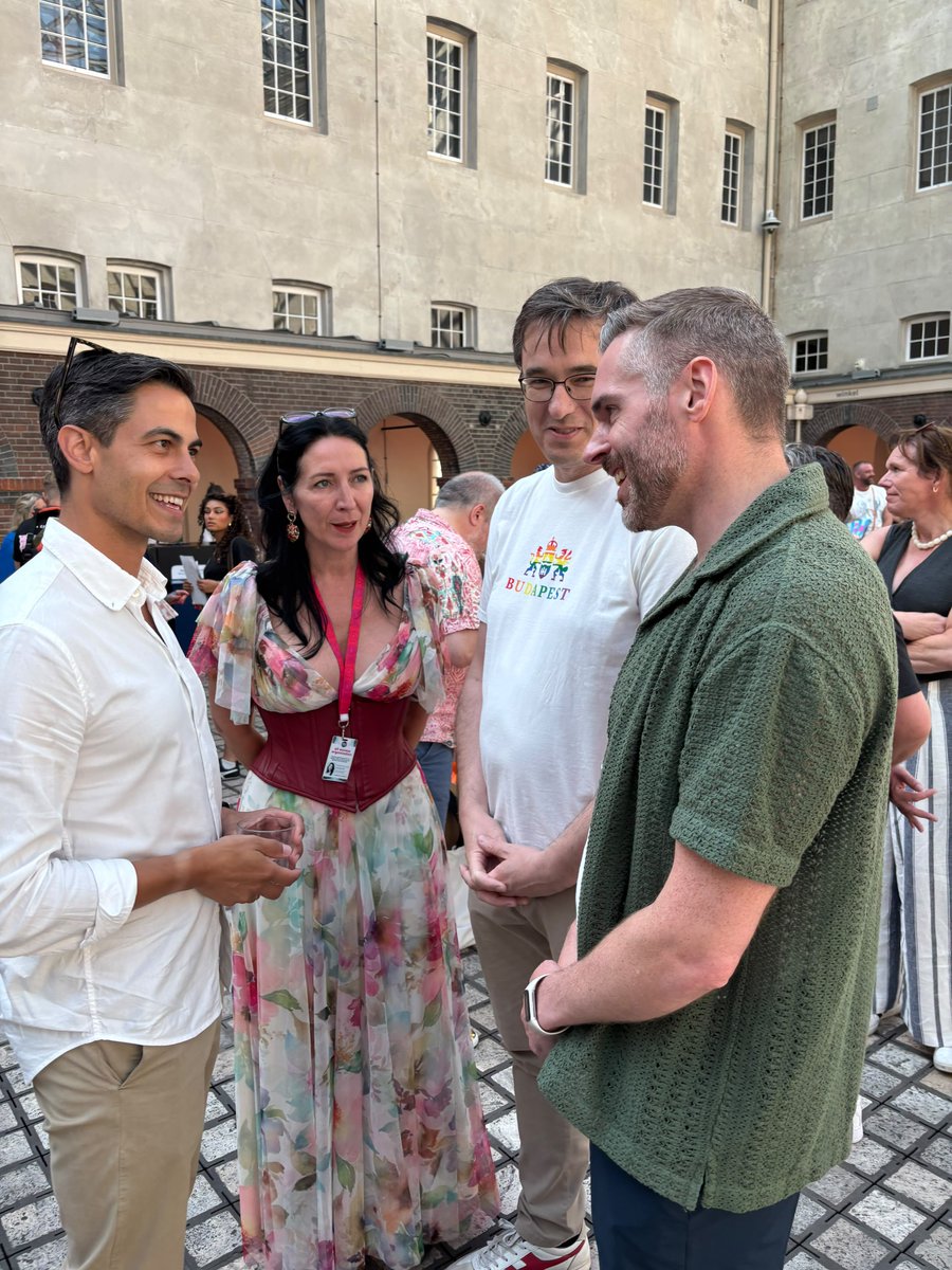 tomcopley's tweet photo. I can’t believe an actual prime minister has fewer grey hairs than me! 😭 

Lovely to meet Rob Jetten at World Pride in Amsterdam. https://t.co/aBECZ8Cllk