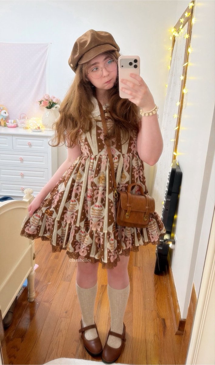 WalkerRain14525's tweet photo. Tu es toujours si belle et si douce. Nos filles veulent que tu choisisses leurs robes. Je peux les habiller, mais la mode m'est totalement étrangère. Elles ont besoin de toi, Clara. https://t.co/8nVC4ob5Qj