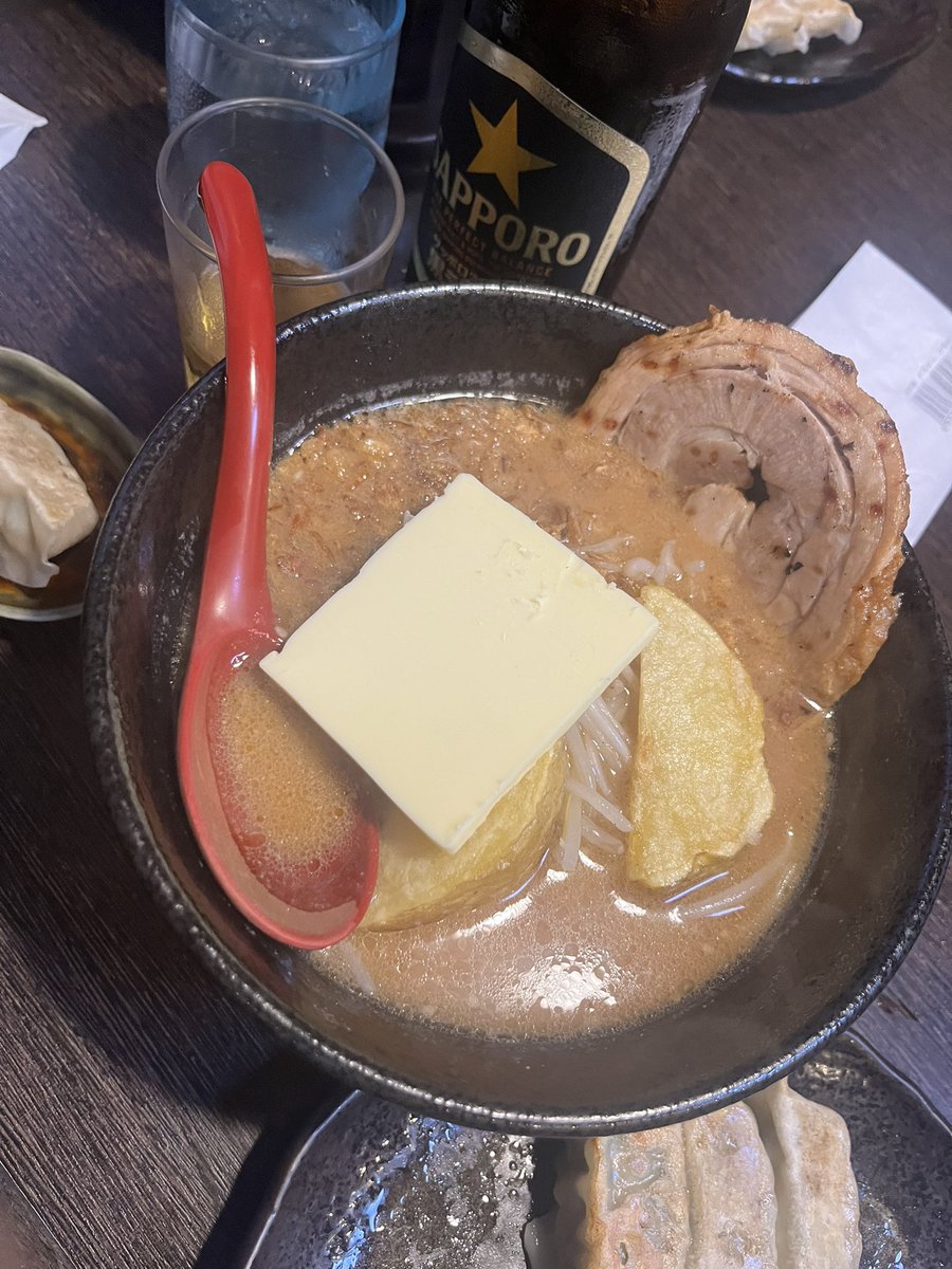 deka5656's tweet photo. 近所のラーメン屋さんで
レア紙ナプキンを引き当てました https://t.co/mgxWnNggPi
