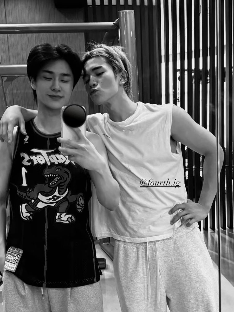 813bae's tweet photo. จะตี๋หรือหรั่งเธอก็เลือกเอา
ถ้าจะคบกับเค้าเธอก็เลือกเลย https://t.co/NcCO2PkvtF