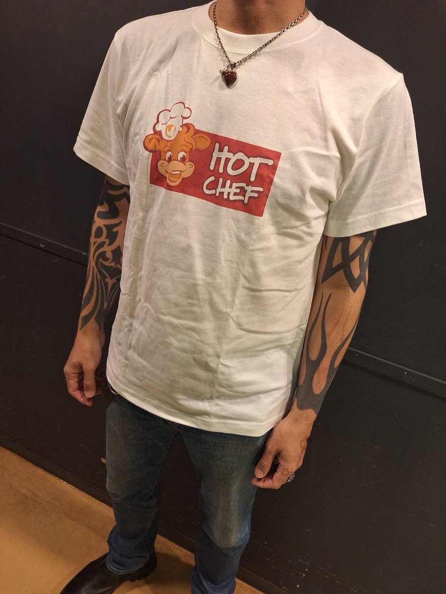 kuroyanagi440's tweet photo. 札幌ありがと！🐾
セイコーマートのTシャツは昨日買ったのだ
んでリハ前に10列18番に座ってみた🐈‍⬛ https://t.co/i7q1xisgzk