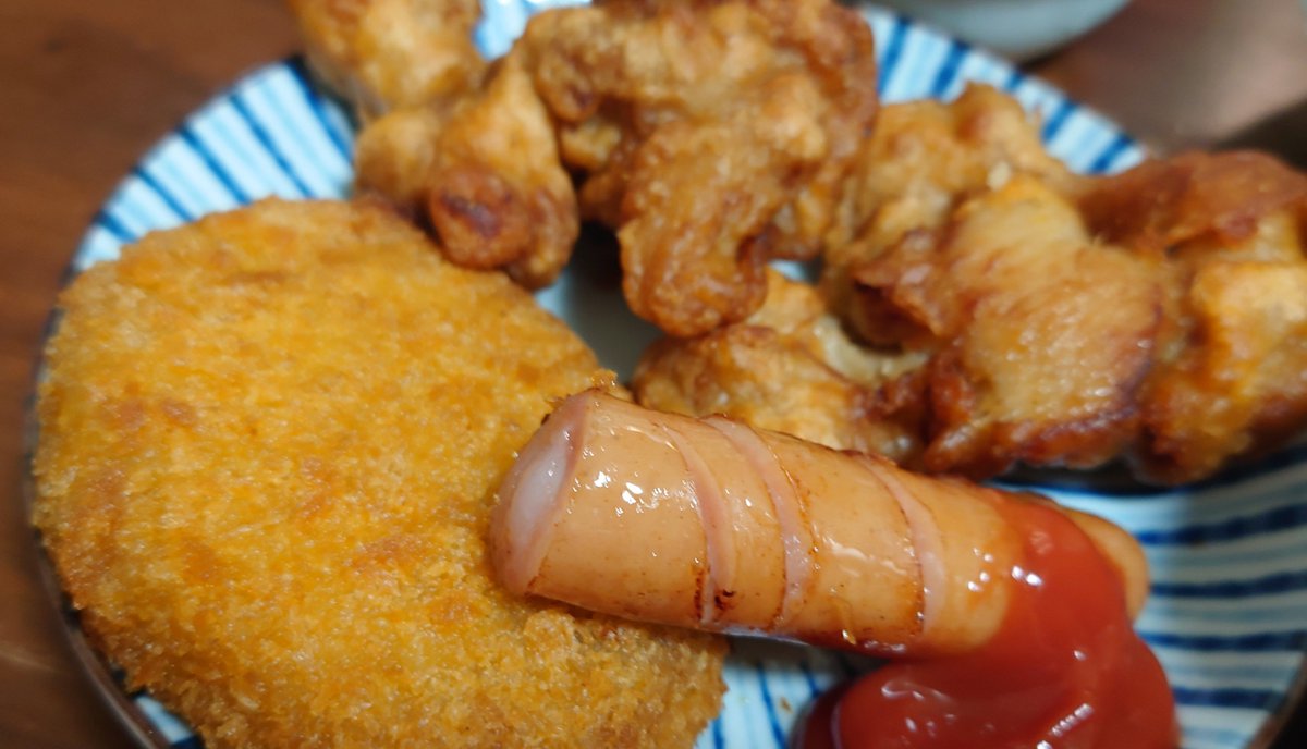 soi_n_one's tweet photo. 夏☀️真っ盛りで🐟️お刺身ではスタミナつかないからね。
かなりジャンク&amp;ギルティに‥🍻🍻
#晩酌 #X晩酌部 #減塩
#とにかく呑み隊 https://t.co/2JsGNSZap6