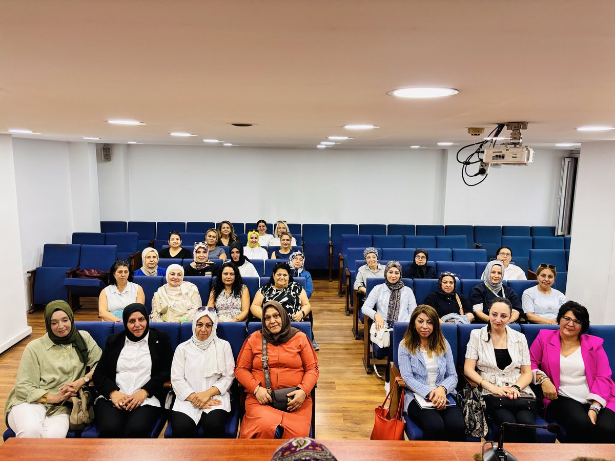 akkadinopazari's tweet photo. AK Parti Odunpazarı İlçe Kadın Kolları Başkanımız Sayın Nezihe Atlas ve Yönetim Kurulu Üyelerimiz ile birlikte ilk tanışma toplantımızı gerçekleştirdik.

#İlkGünküHeyecanla
#DoğruAdımlarlaYolaDevam https://t.co/fMlGdot3kO