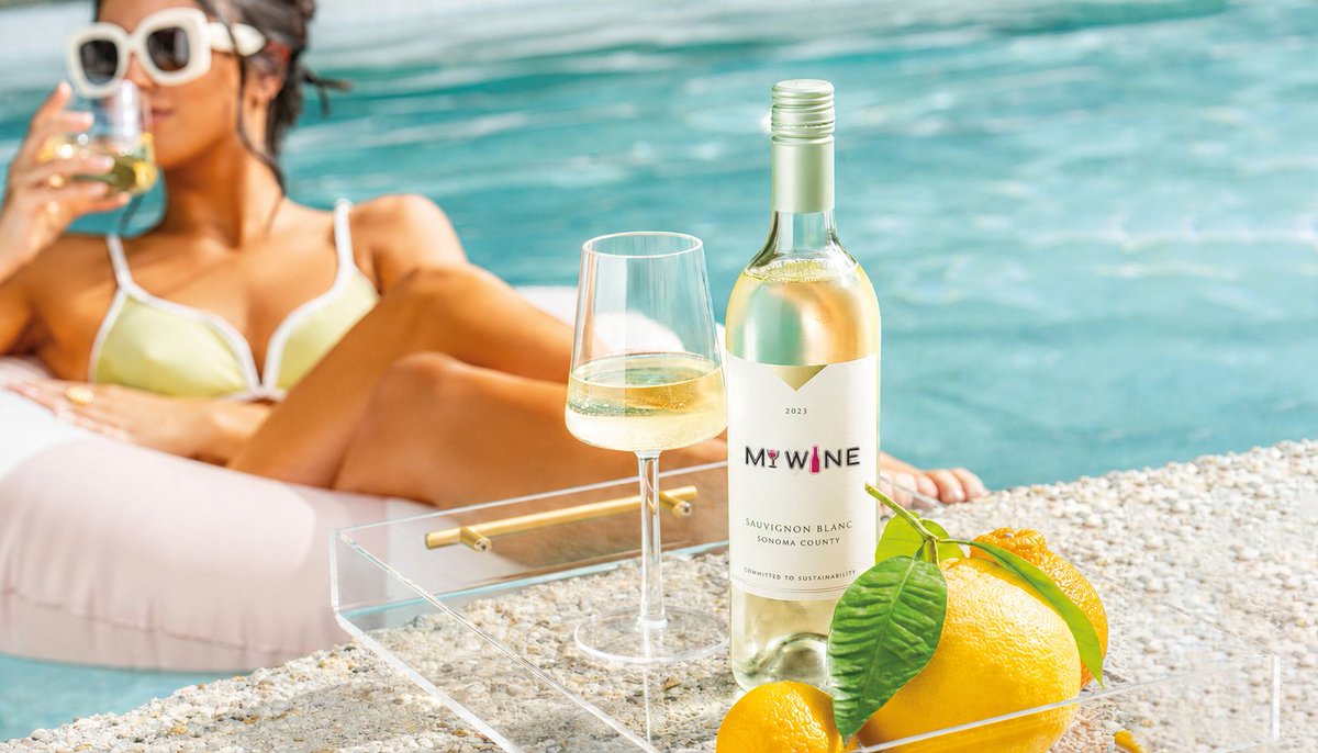 mywine_ro's tweet photo. Sauvignon Blanc este cel mai plantat și cunoscut soi, in special pentru expresia sa aromatică distinctivă.

https://t.co/YsqXk1XL0o
#MyWine #SavureazaMomentul #SoiuriVin https://t.co/ET9FyItuLp