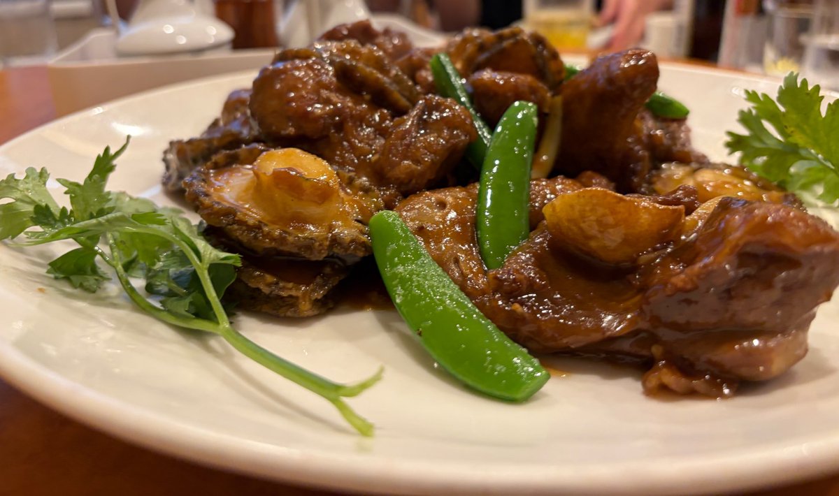 dovorb's tweet photo. 南粤美食の鳩コースがとても美味しかった
一生分の鳩を食べた気がする（１年ぶり２回目） https://t.co/UNn2f1MswW