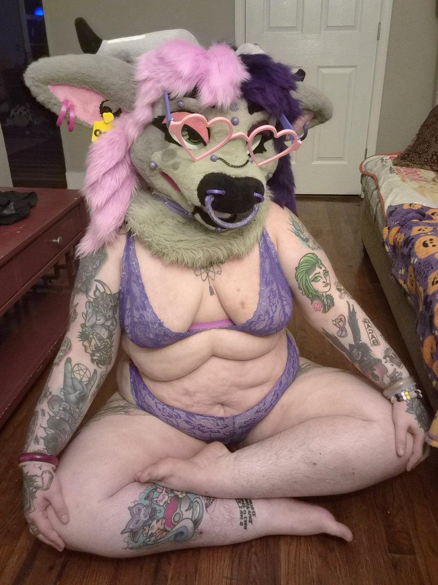 babybloodlet's tweet photo. my partner took me to cupids yesterday and let me pick out lingerie ❤️ isnt this set so perf?🐮
#nsfw #nsfwtwt #furrynsfw #yiff #murrsuit #murrsuiting #softsuiting #fursuit #lingerie #alt #alternative #bodymods #tattoos #piercings #chubby #bbw #pawg https://t.co/YkiwBXAgLD