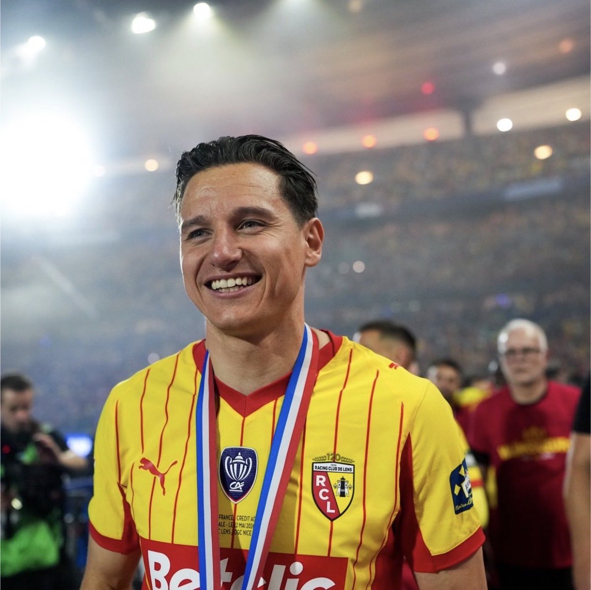 Transferix_'s tweet photo. 🚨 FLORIAN THAUVIN 🇫🇷 A DES CHANCES DE DEVENIR LE NOUVEAU CAPITAINE DE LENS ! ©️❤️💛

(@lequipe) https://t.co/54FA0jdbGk