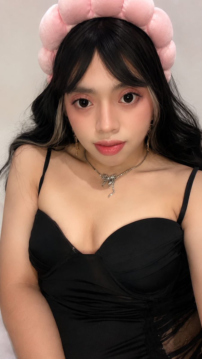 Vaniaaauw tweet media