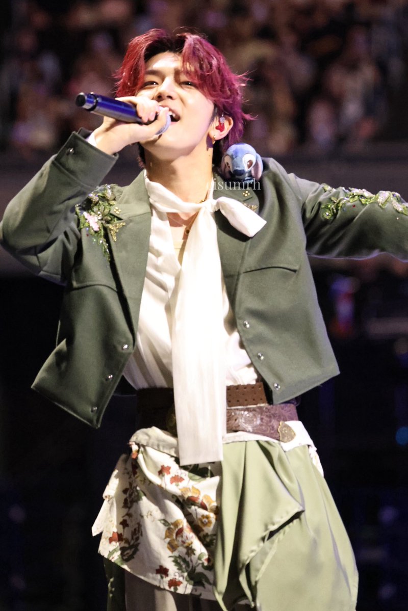 cisumrh's tweet photo. 260801
テーマのLET'S PARTYにぴったりなオープニングアクトで大夢が盛り上げてくれて本編始まるのめちゃくちゃ良かった🎤掛け合いも楽しかった🎶

#ディズニーオンアイス2026
#祝ディズニーオンアイスOA髙塚大夢
#INI #髙塚大夢 #ディズニーオンアイス https://t.co/yHfkUDe38F