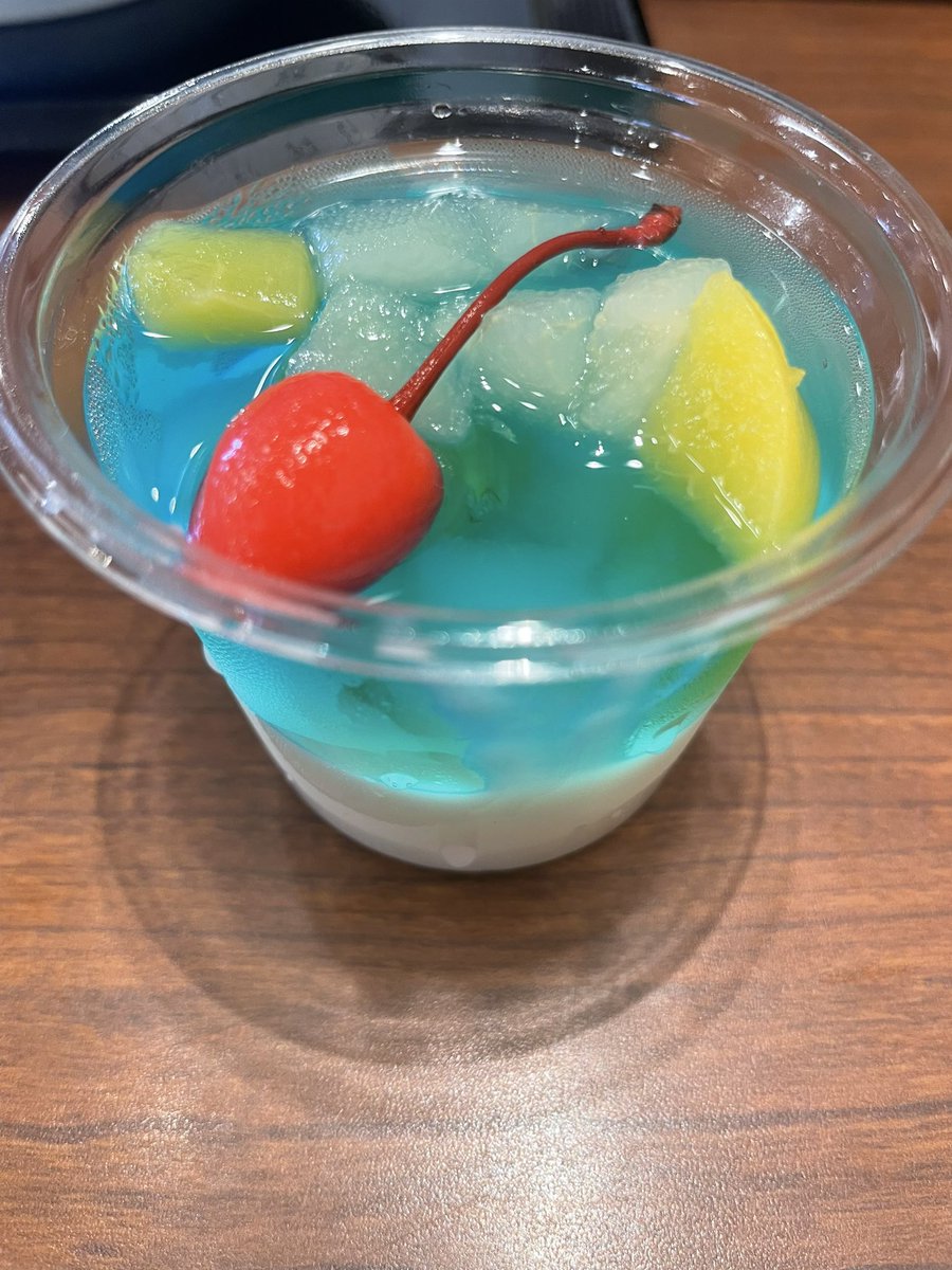 Kimujolno's tweet photo. 丸亀の日行ってきたー😊✌️今日からぶっかけうどんも半額なんだよね🤭

釜揚げ得と冷やしぶっかけの得とうどんプリン🍮ブルーハワイラスワンだったから嬉しい🥰
練乳の味してめっちゃ好き🥰

足利の花火見に来てる〜久しぶりに花火見たかも☺️ https://t.co/ZDcMGGdF7C
