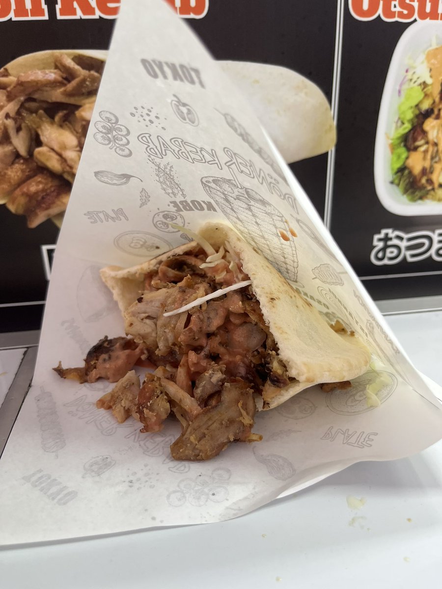 W_akabarezako's tweet photo. ビール最高の楽しみ方
さっきからポテト地面に落としてるけど気にせず食ってる。気にする奴は女。 https://t.co/e4v7Jc22Mb