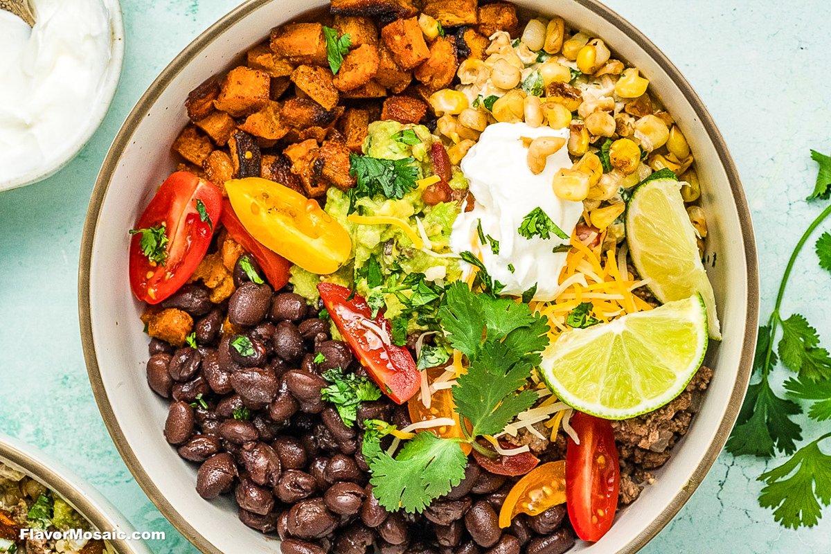 FlavorMosaic's tweet photo. This GROUND BEEF & SWEET POTATO BOWL is delicious, wholesome, and easy to make! A winning combination! See the #Recipe in the comments.
