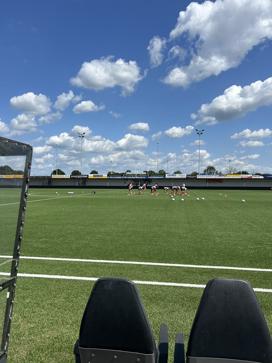 vvkatwijk's tweet photo. Aangekomen in Werkendam voor de oefenwedstrijd tegen @KozakkenBoys . Wedstrijd duurt 4x30 minuten. #kozkat https://t.co/ag1iJe1zvR