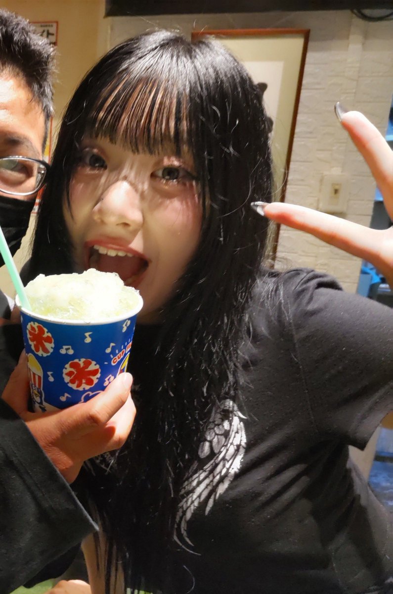 ichimarusun's tweet photo. 仕事終わりにカキ氷だけ食べに来た
数年ぶりに食べたかも?w
「デジショ頼めばMEAが練乳かけてくれるよ!」ってAIMIさんに言われたw
MEAさんの練乳?商売上手だな?
#acroA
#MEA
https://t.co/LkbUjLipYq https://t.co/d0eM7plTpN