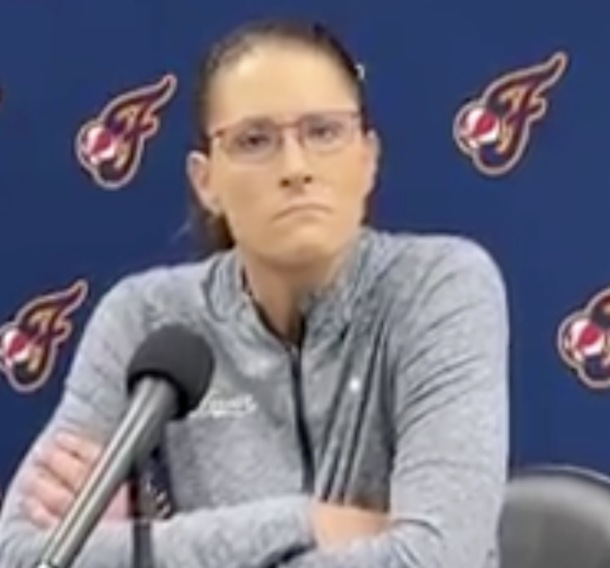 JRobFromMN's tweet photo. Indiana Fever Coach Stephanie White,(and most liberals), is an expert on all sorts of things:

-Gender Diversity
-Geopolitics
-Capitalism vs Socialism
-Immigration

The list goes on and on

But a question as complicated as is it fair for men to play against women in the sport you have dedicated your life to?

"Oh I'm No Expert"

What a bunch of clowns