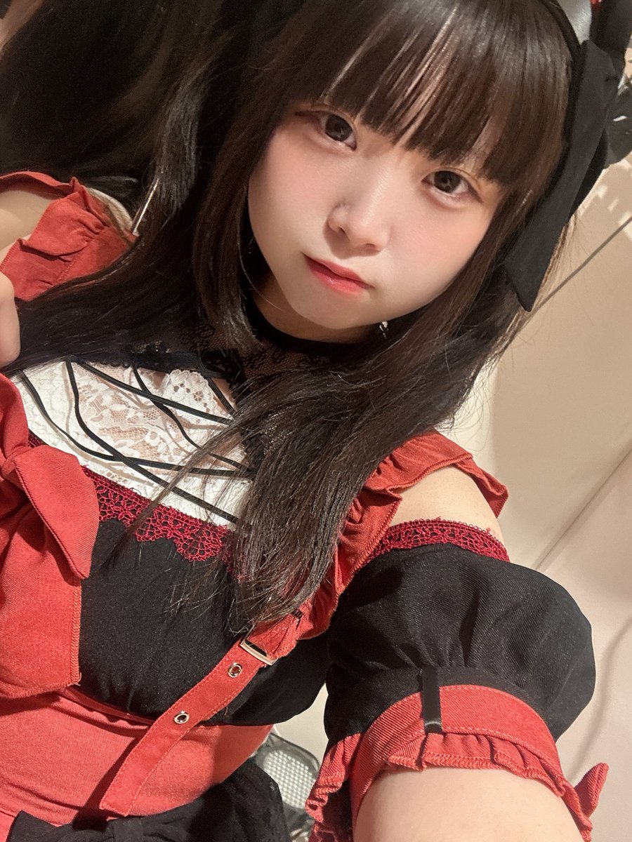 yuka___nyan__'s tweet photo. SICいます！
今日はライブdayです🎤
21時30分からあります！

500円でバイキングも食べ放題だよ 𐩢𐩺 https://t.co/xR7gmxA7gv