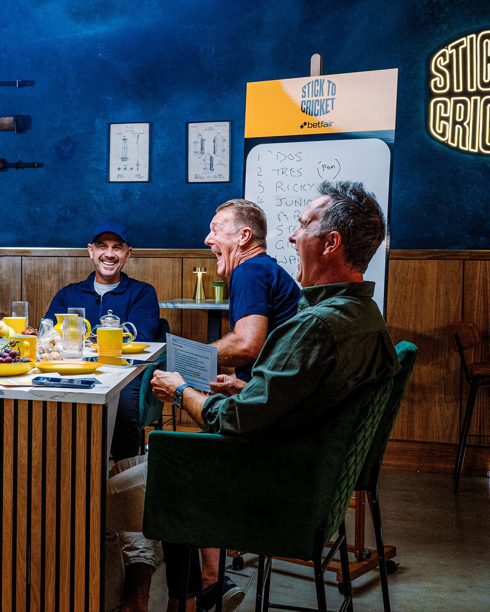 StickToCricket's tweet photo. Cricketing royalty joins the show! 🤩 

Catch Justin Langer on Stick to Cricket now! 📺 🔥 https://t.co/YAHcd7VCkq