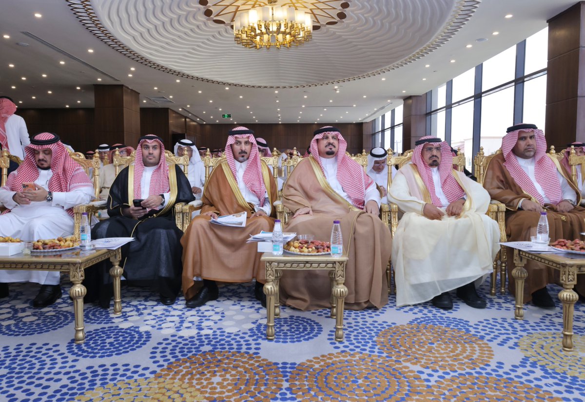 abhachamber's tweet photo. بحضور سعادة محافظ بيشة د. عبد الرحمن آل حامد ، 
شارك رئيس مجلس إدارة #غرفة_أبها 
الأستاذ شاكر سعيد بن عوير @shaker_3weer 
 في أعمال #منتدى_بيشة_للاستثمار_2026، 
المنصة الحوارية الهامة التي جمعت العديد من الجهات الحكومية والقطاع الخاص لاستعراض الفرص الاستثمارية الواعدة وتعزيز الشراكات التنموية بما ينسجم مع مستهدفات #رؤية_السعودية_2030.

@Bisha_cci 
#رؤية_السعودية_2030. 
#منتدى_بيشة_للاستثمار
#هنا_تصنع_الفرص
#غرفة_أبها