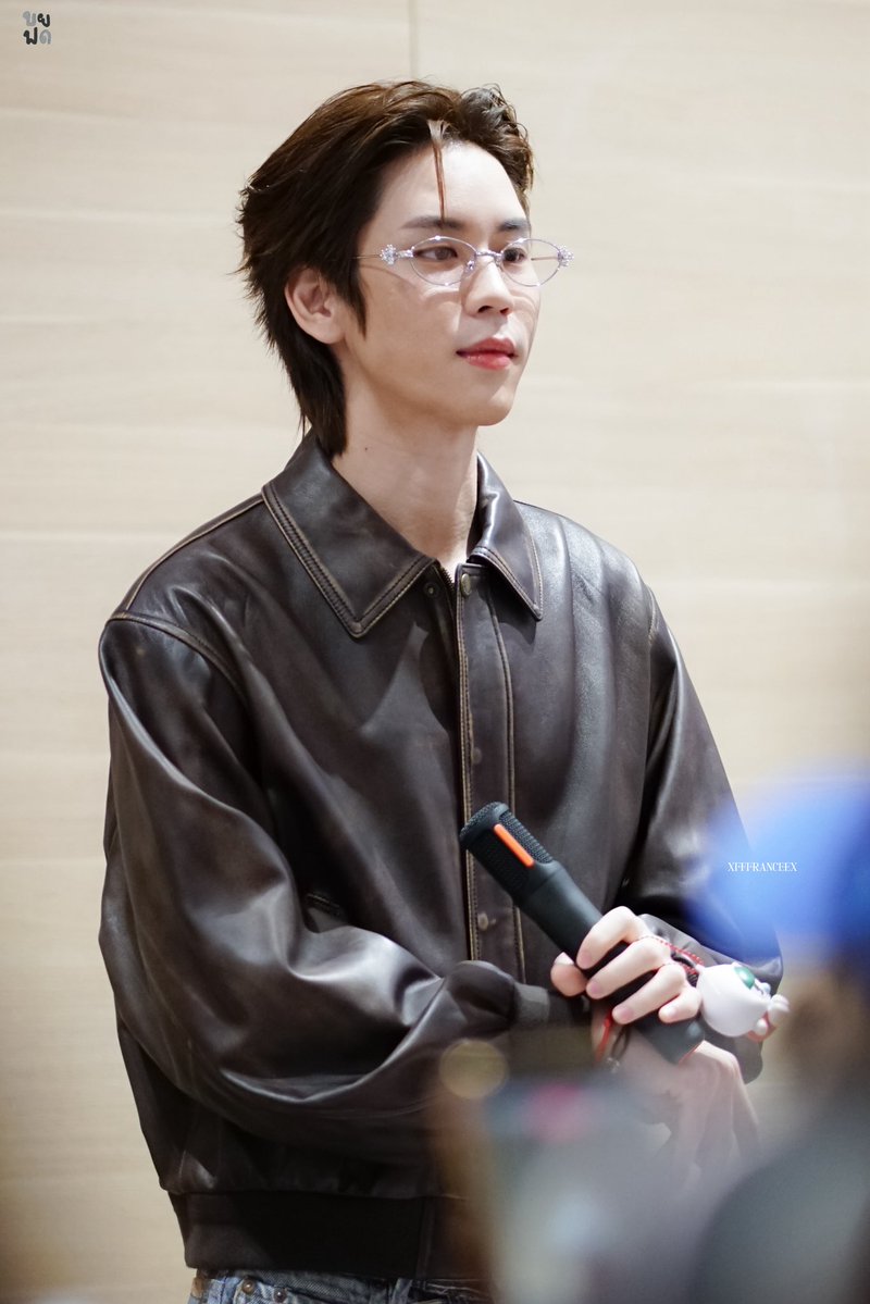 XFFFRANCEEX's tweet photo. พี่(น้อง)เปรมดิว้า😼

BPP FANSIGN INT NOVEL FEST

@Prem_space • #prem_space 
#งานมหกรรมนิยายนานาชาติ2026xBounPrem https://t.co/0FqV4cpRbc